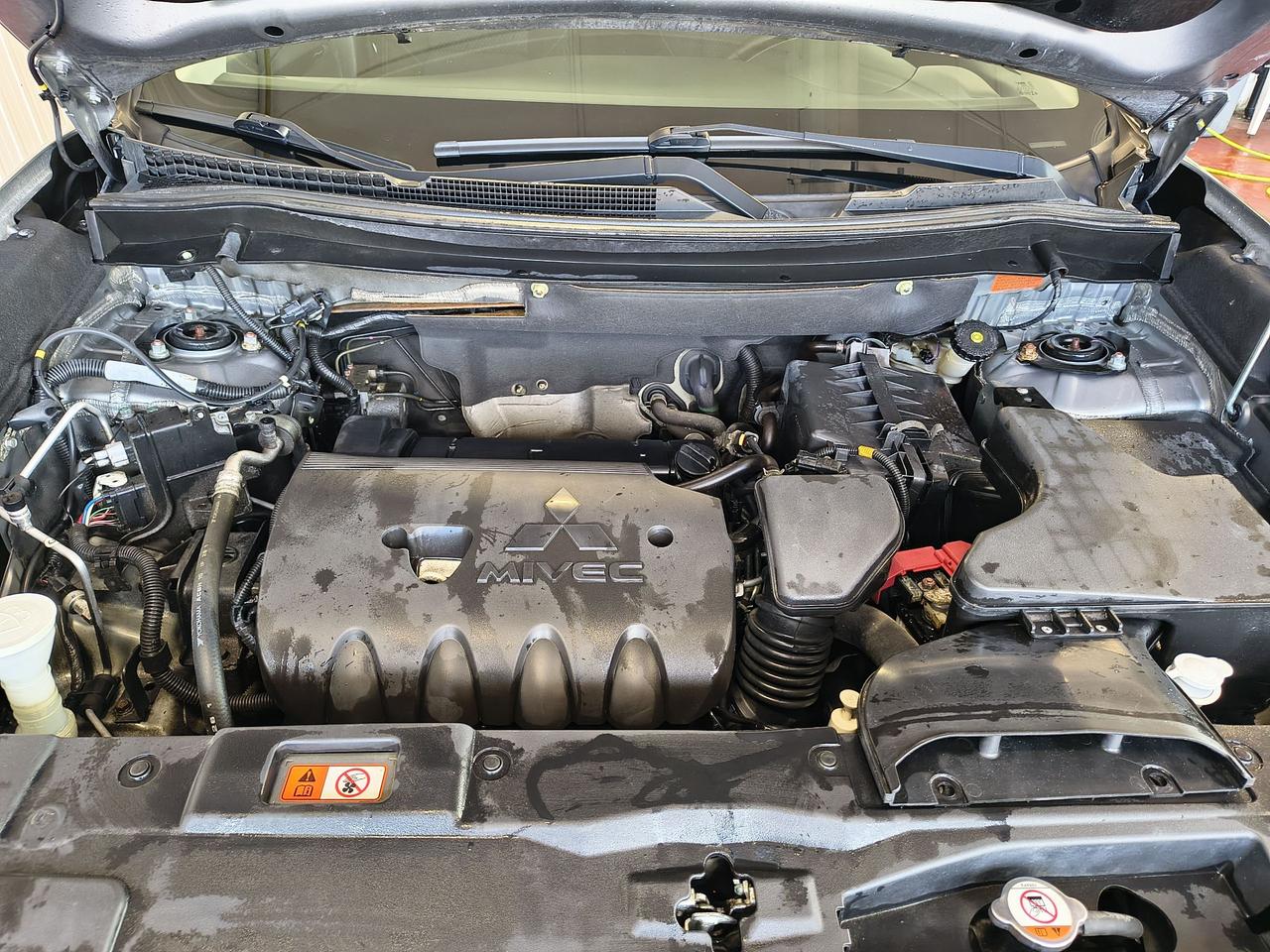 2020 Mitsubishi Outlander ES Photo
