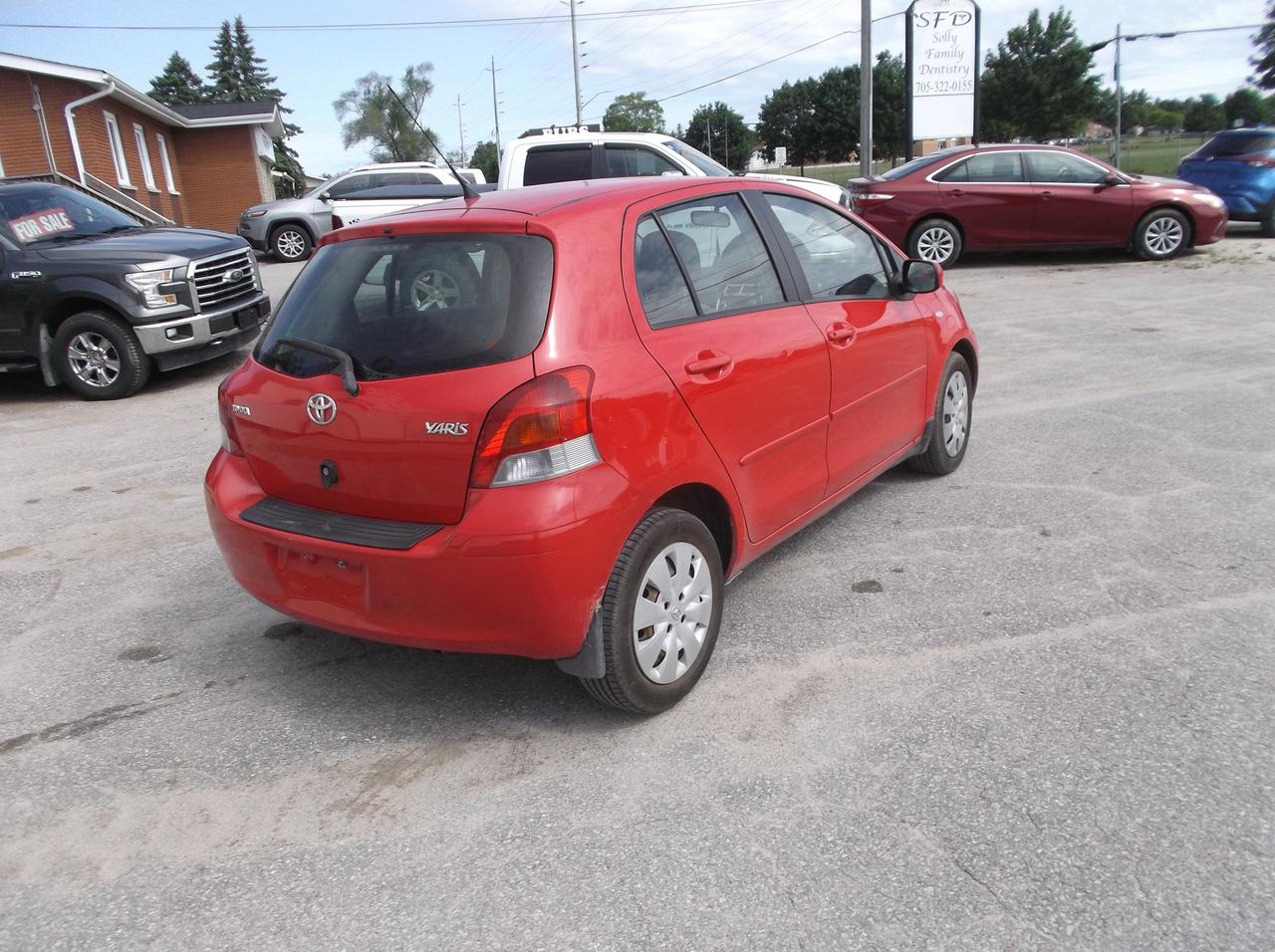 2010 Toyota Yaris  Photo