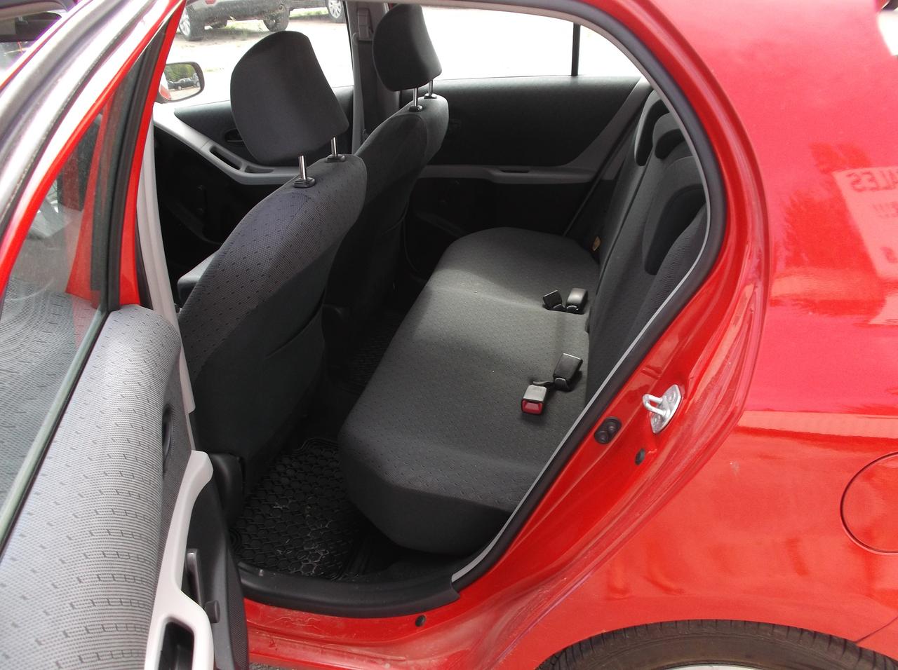 2010 Toyota Yaris  Photo