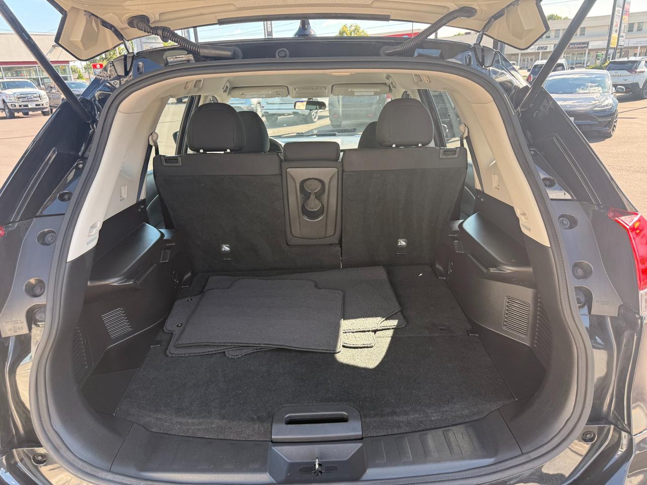 2017 Nissan Rogue S Photo4
