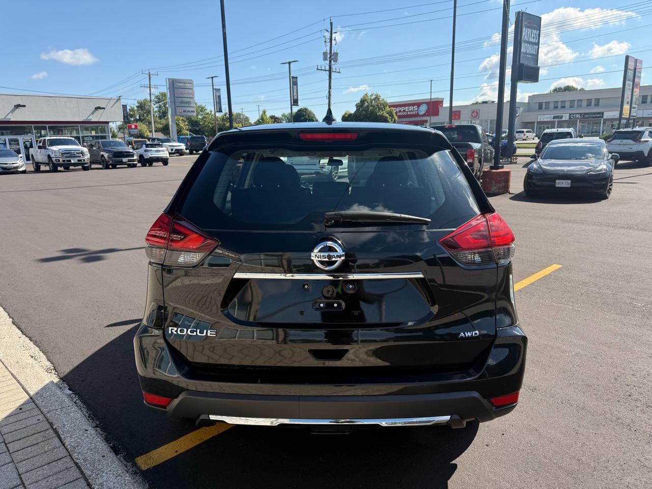 2017 Nissan Rogue S Photo3