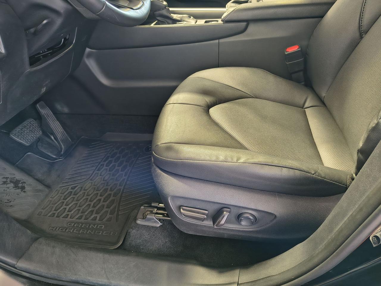 2024 Toyota Grand Highlander HYBRID XLE Photo0