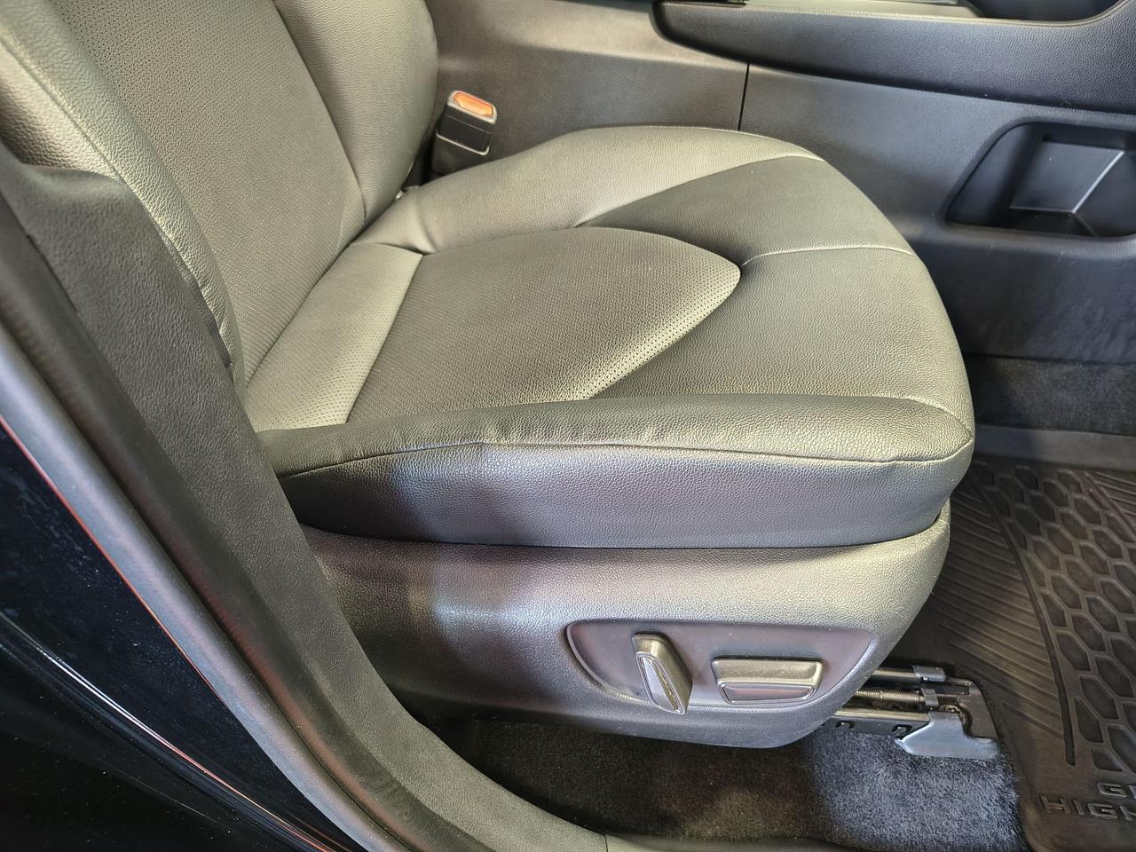 2024 Toyota Grand Highlander HYBRID XLE Photo0