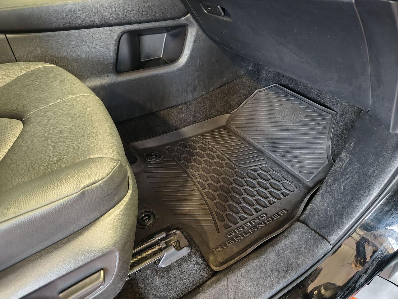 2024 Toyota Grand Highlander HYBRID XLE Photo0