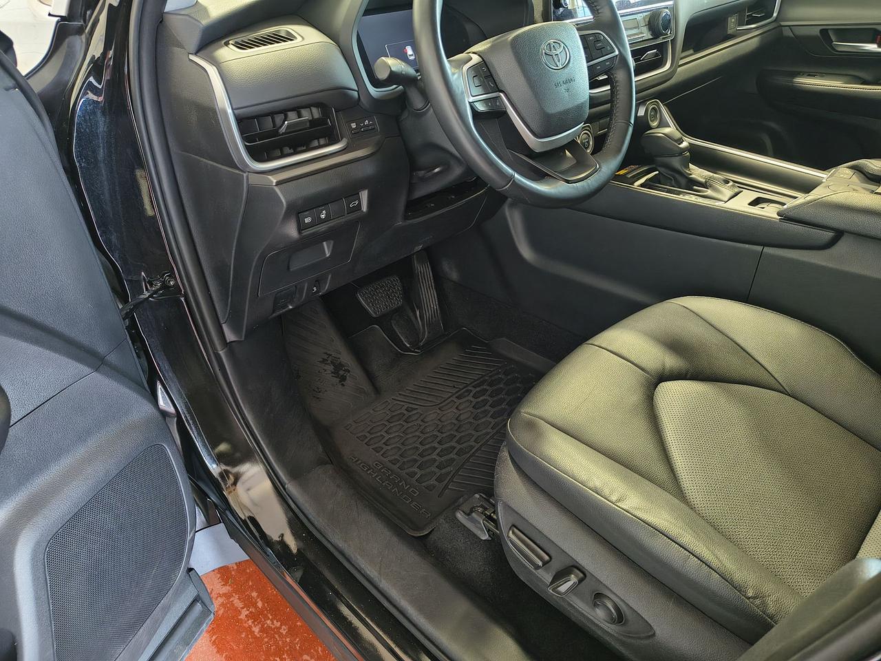 2024 Toyota Grand Highlander HYBRID XLE Photo