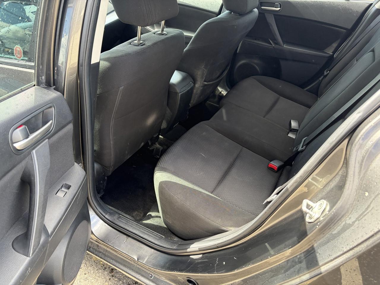 2010 Mazda MAZDA3 GX Photo