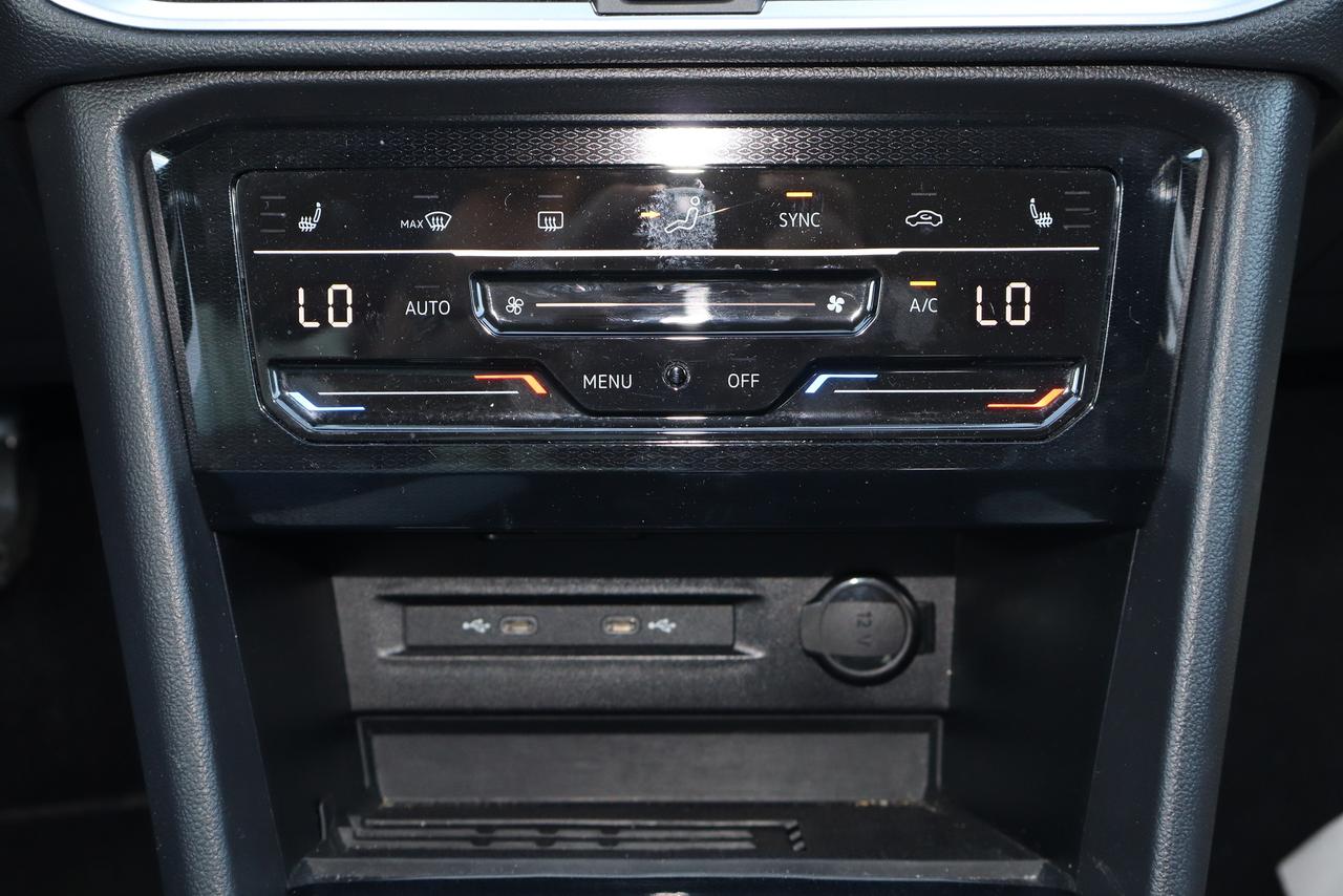 2025 Volkswagen Taos Comfortline 4Motion Photo