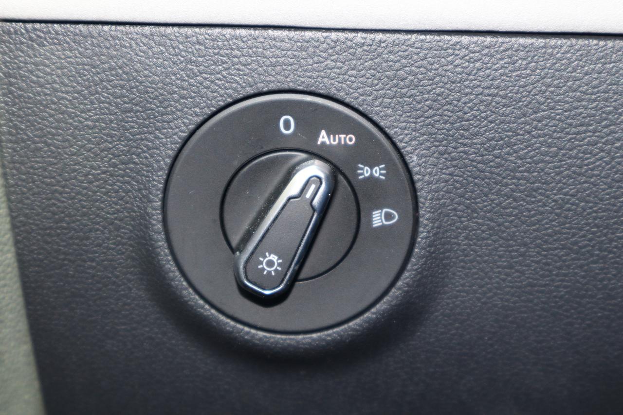2025 Volkswagen Taos Comfortline 4Motion Photo