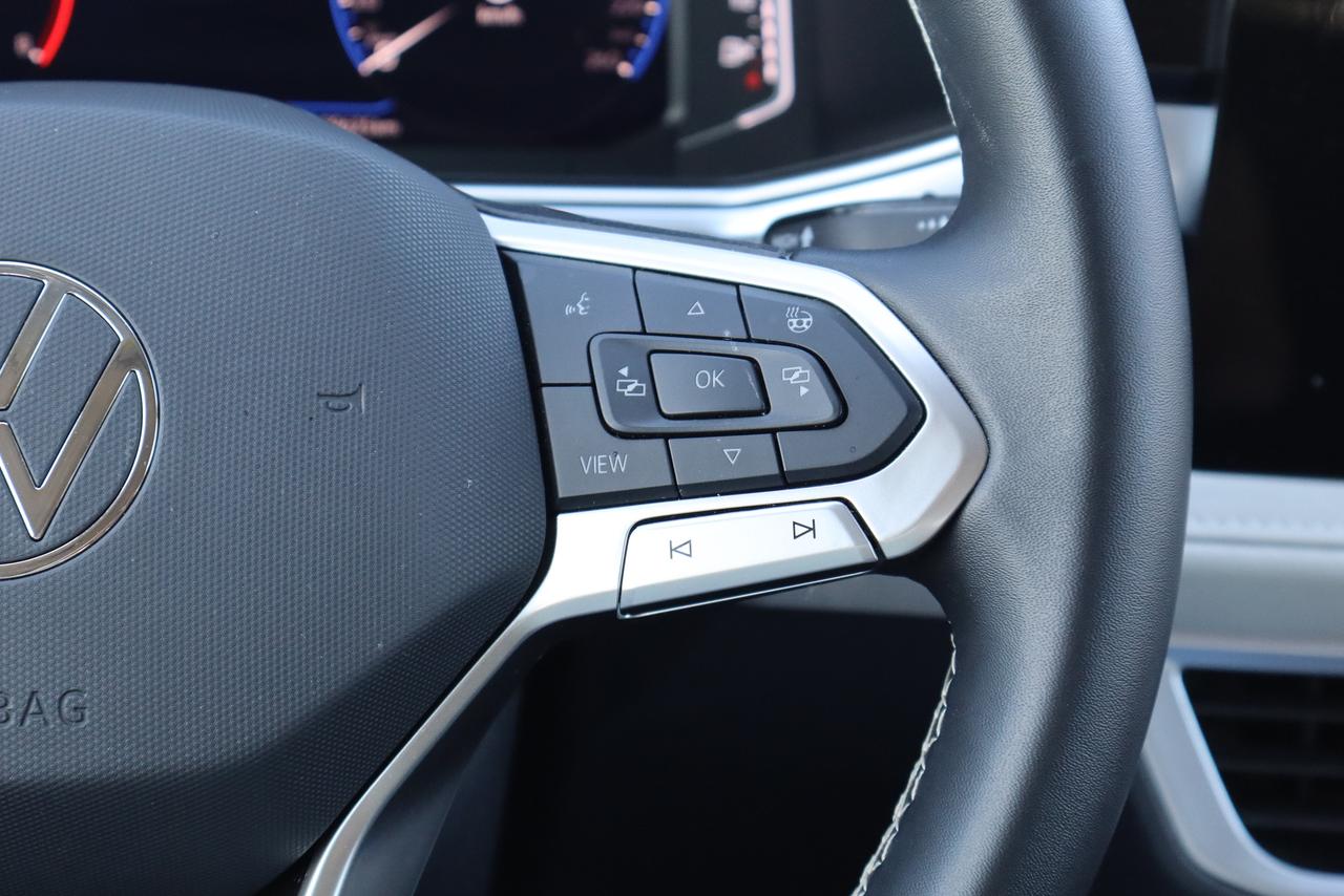 2025 Volkswagen Taos Comfortline 4Motion Photo