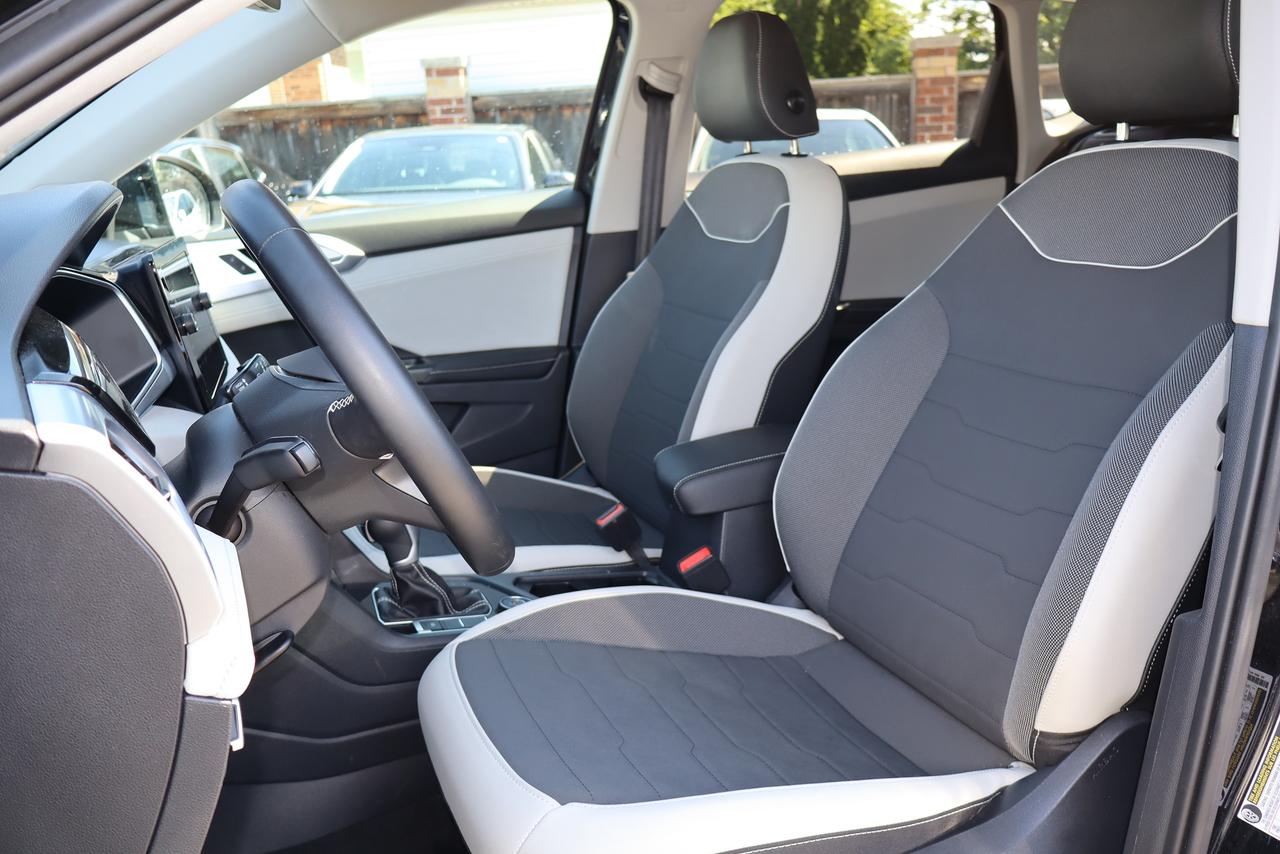 2025 Volkswagen Taos Comfortline 4Motion Photo