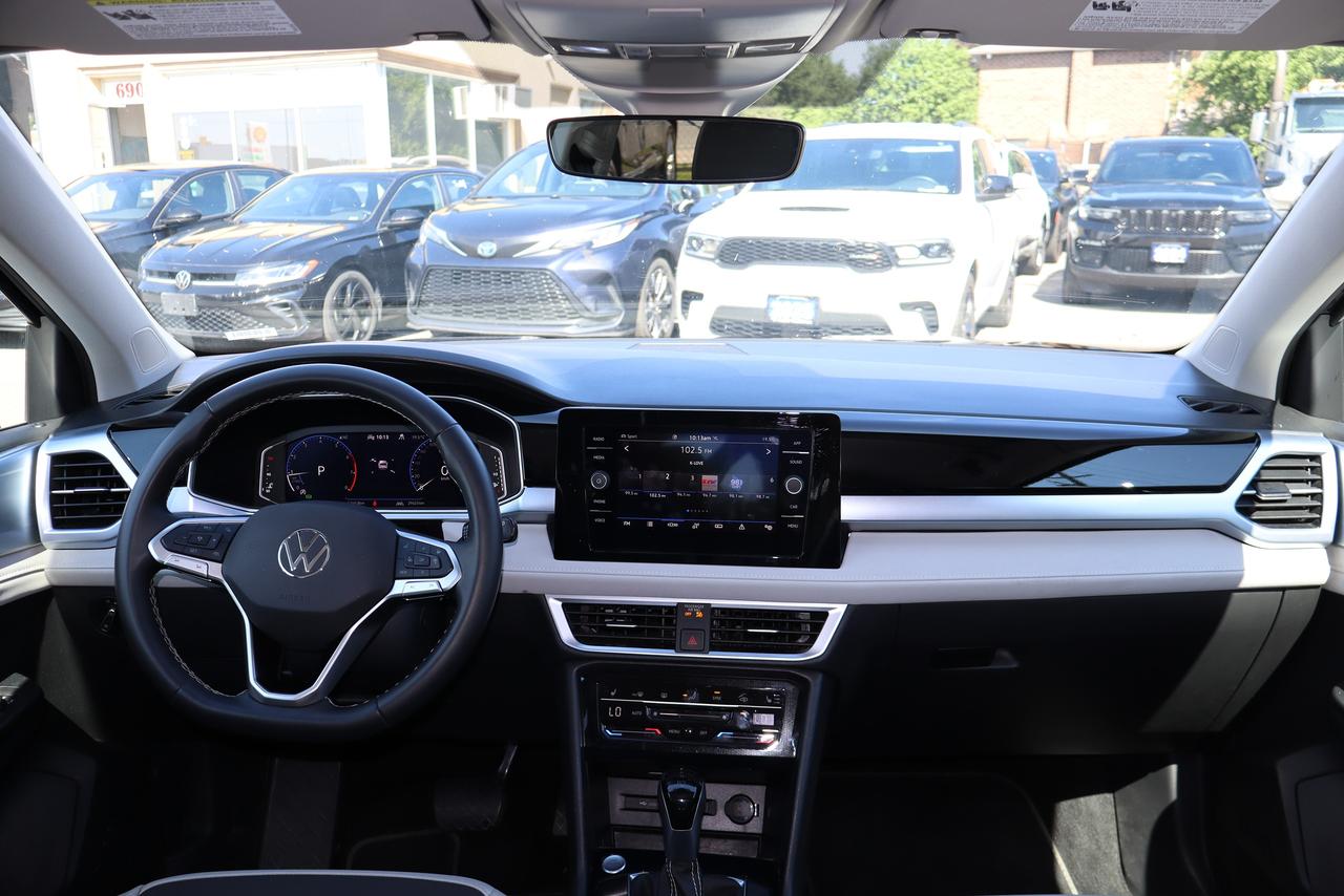 2025 Volkswagen Taos Comfortline 4Motion Photo