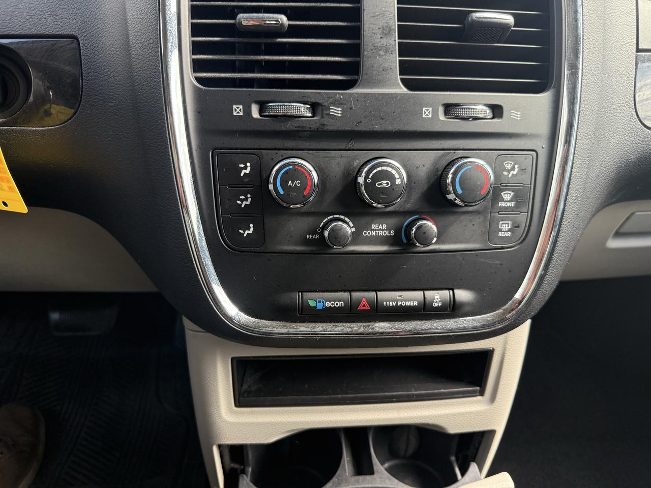 2015 Dodge Grand Caravan SXT Photo