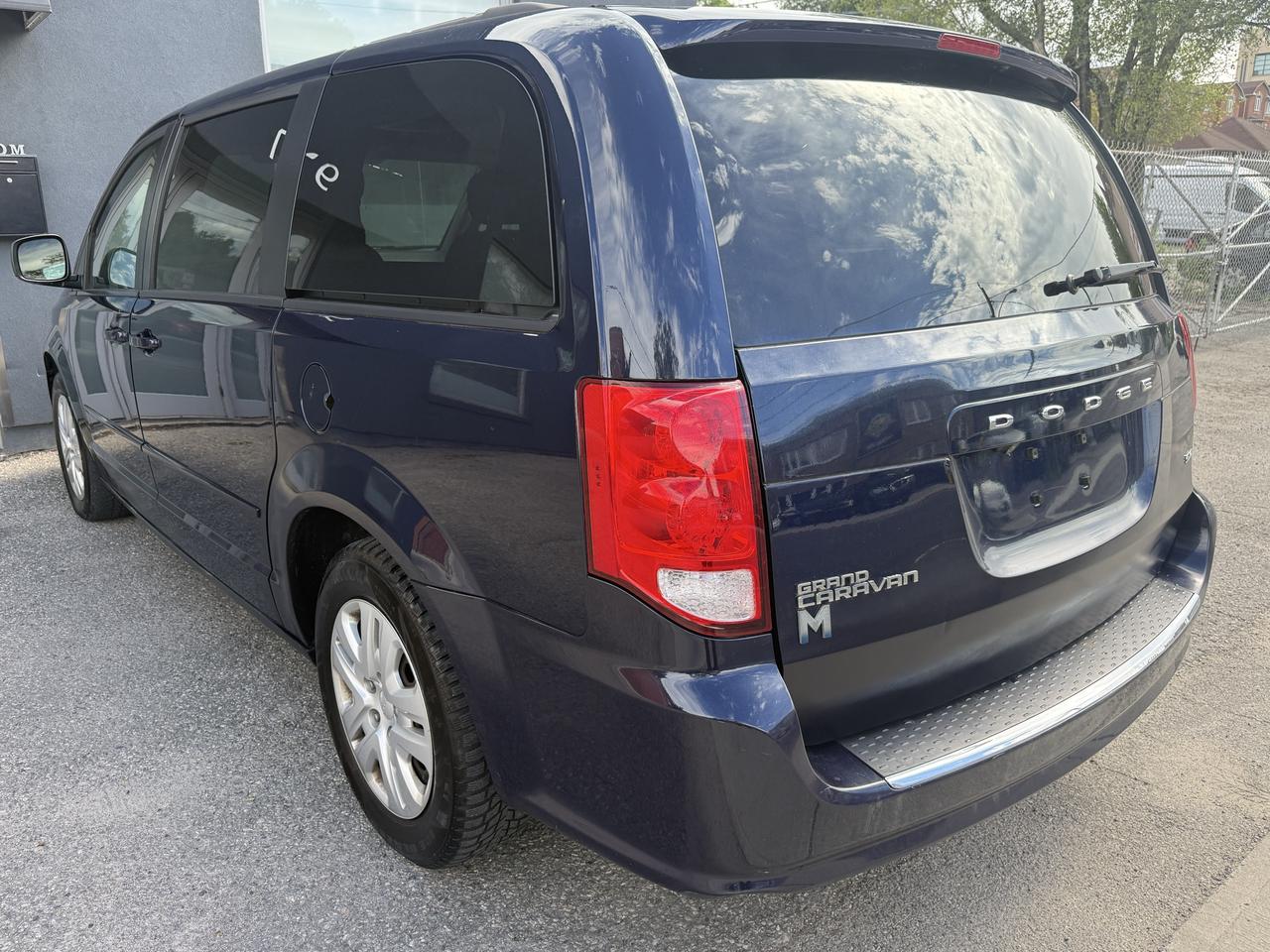 2015 Dodge Grand Caravan SXT Photo