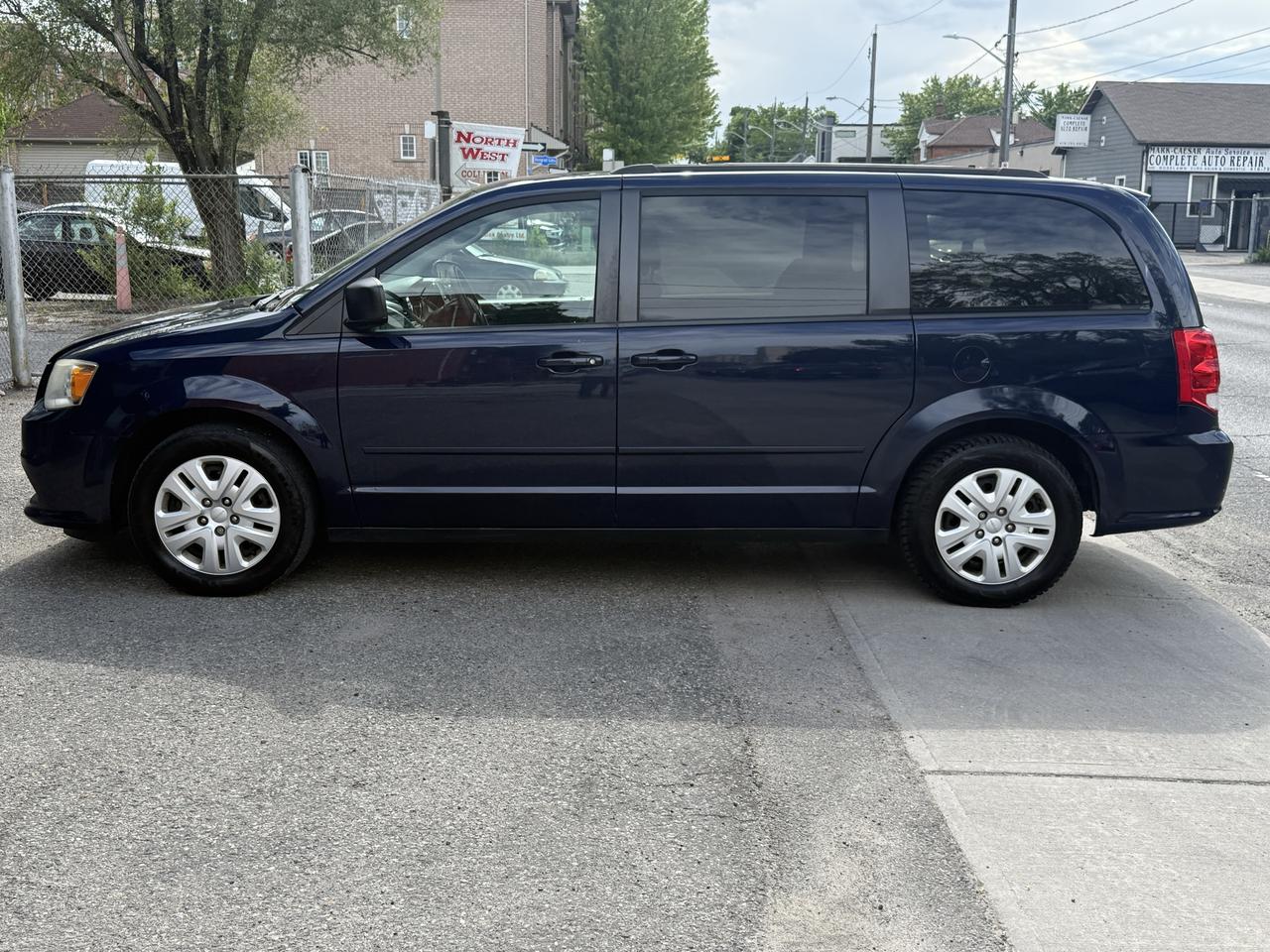 2015 Dodge Grand Caravan SXT Photo