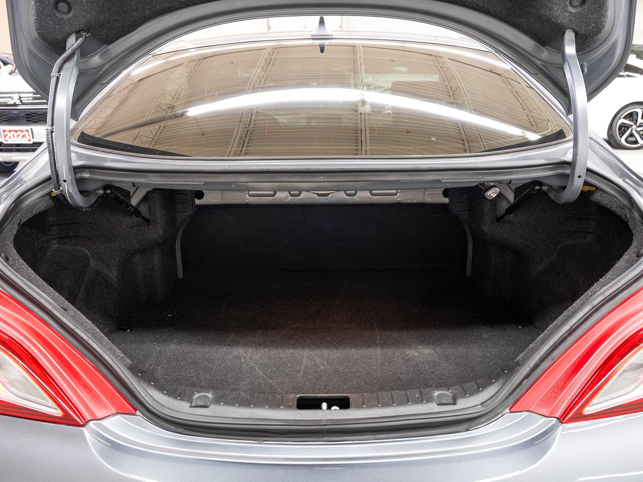 2014 Hyundai Genesis Coupe 2.0T PREMIUM | 6-Speed | Nav | Sunroof | Leather