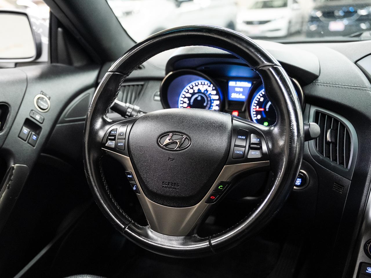 2014 Hyundai Genesis Coupe 2.0T PREMIUM | 6-Speed | Nav | Sunroof | Leather