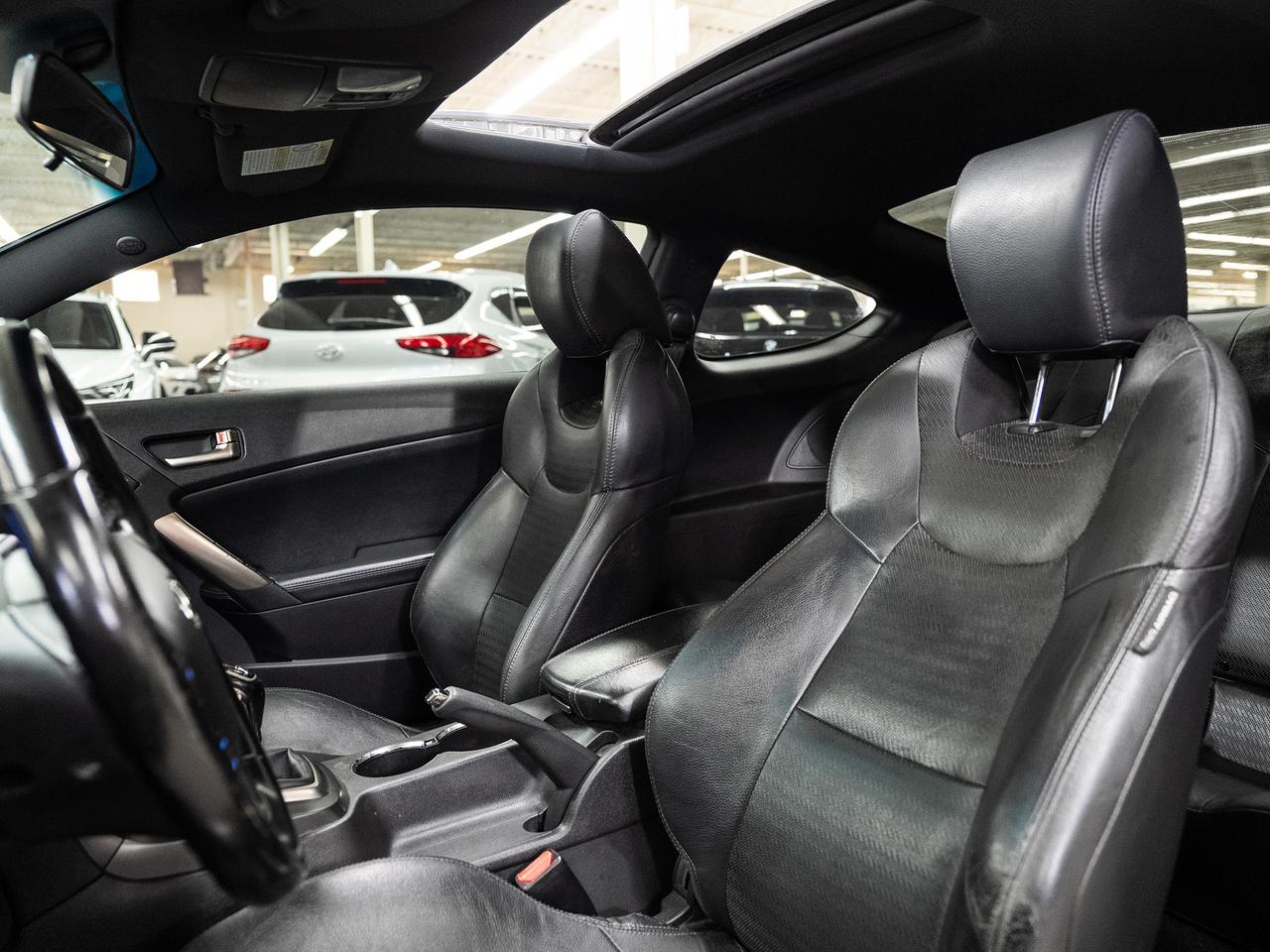 2014 Hyundai Genesis Coupe 2.0T PREMIUM | 6-Speed | Nav | Sunroof | Leather