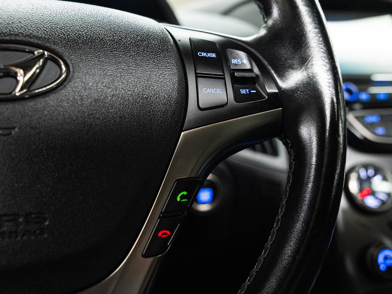 2014 Hyundai Genesis Coupe 2.0T PREMIUM | 6-Speed | Nav | Sunroof | Leather