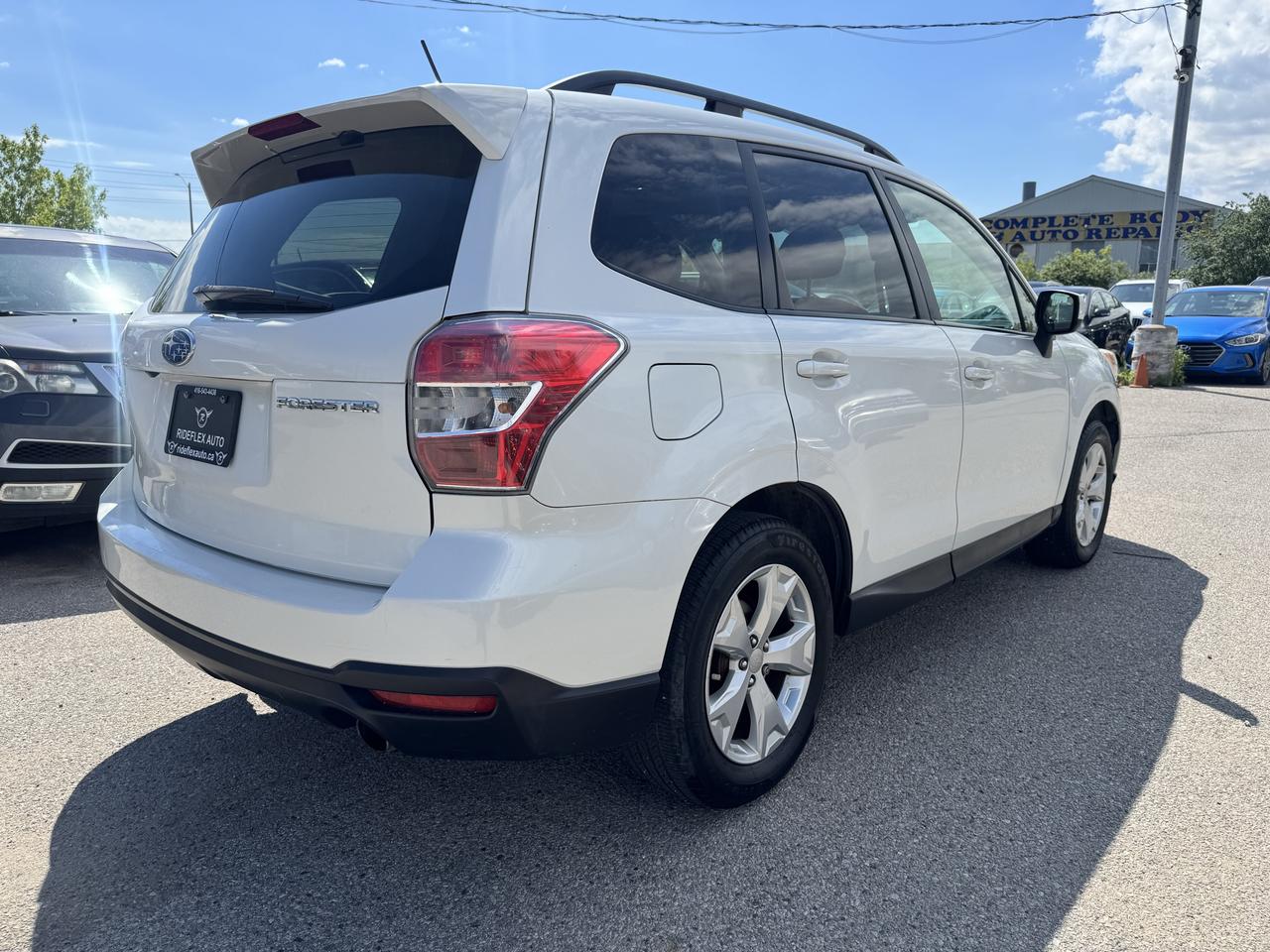 2015 Subaru Forester i Touring Photo4