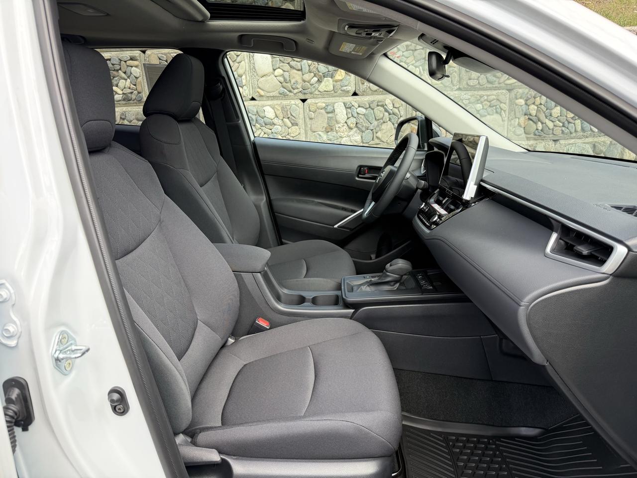 2026 Toyota Corolla Cross LE AWD Premium Photo