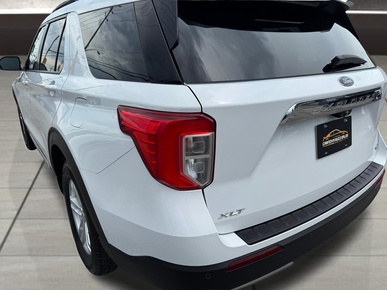2020 Ford Explorer XLT AWD+CLEAN CARFAX+LEATHER+POWER GATE Photo