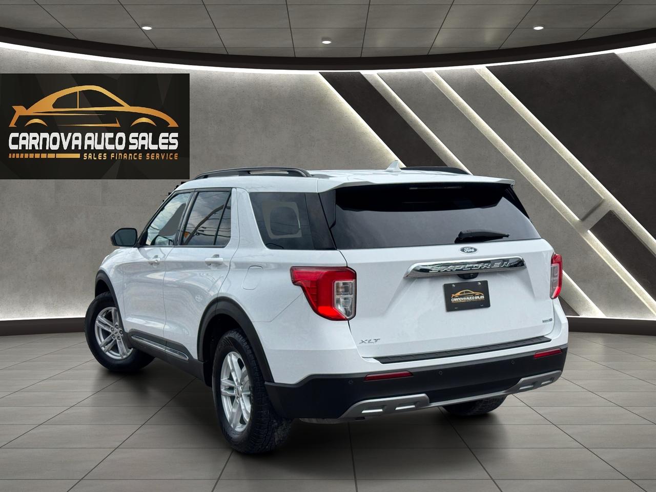 2020 Ford Explorer XLT AWD+CLEAN CARFAX+LEATHER+POWER GATE Photo