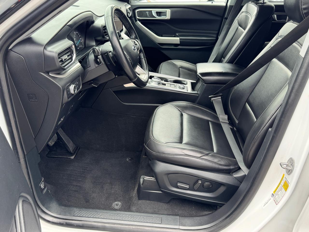 2020 Ford Explorer XLT AWD+CLEAN CARFAX+LEATHER+POWER GATE Photo
