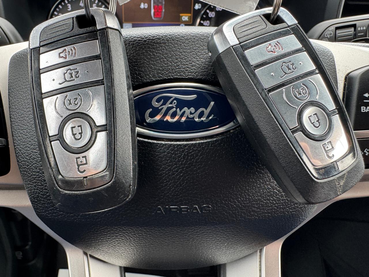 2020 Ford Explorer XLT AWD+CLEAN CARFAX+LEATHER+POWER GATE Photo