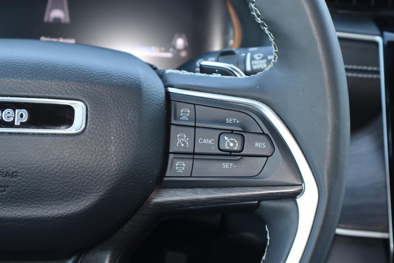 2024 Jeep Grand Cherokee LIMITED 4X4 Photo