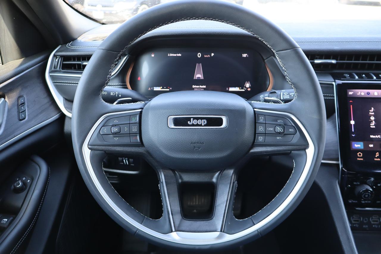 2024 Jeep Grand Cherokee LIMITED 4X4 Photo