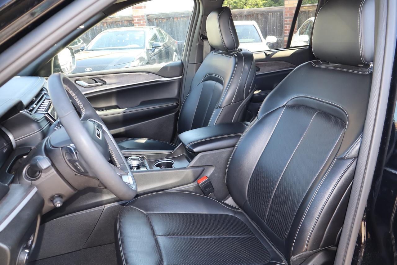 2024 Jeep Grand Cherokee LIMITED 4X4 Photo