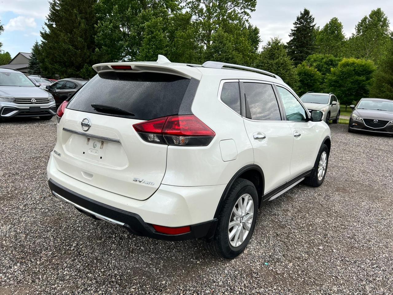 2018 Nissan Rogue SV CERTIFIED Photo4
