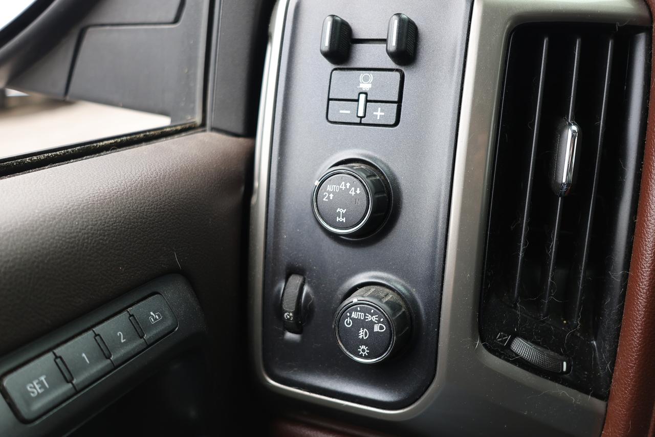 2017 Chevrolet Silverado 1500 High Country 5.3L V8 - LEATHER|SUNROOF|CAMERA|NAVI Photo