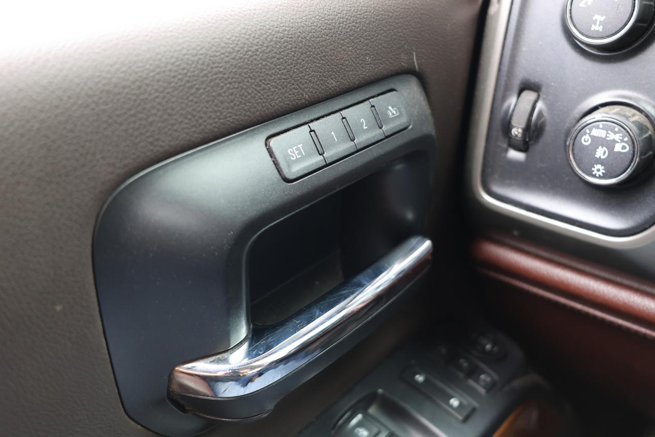 2017 Chevrolet Silverado 1500 High Country 5.3L V8 - LEATHER|SUNROOF|CAMERA|NAVI Photo