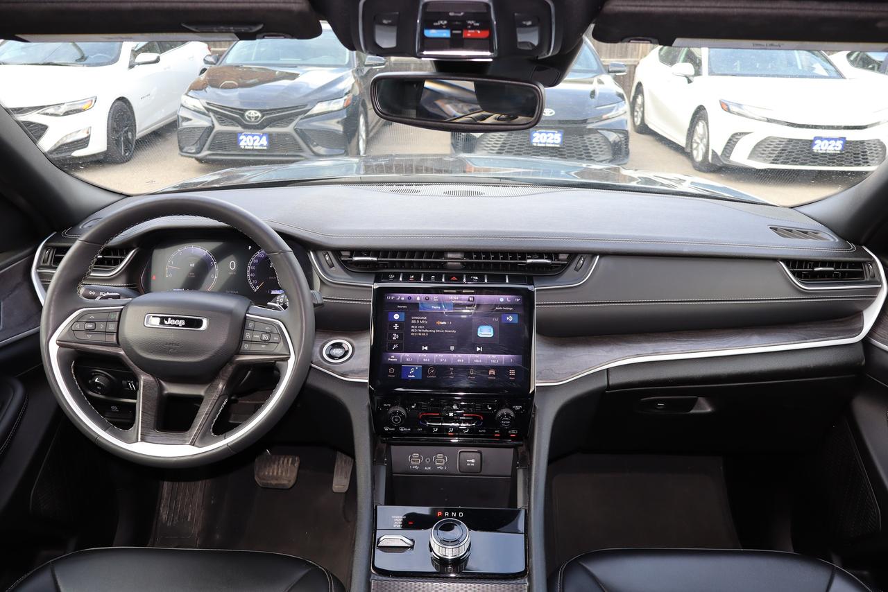 2024 Jeep Grand Cherokee Limited 7 Passenger Photo