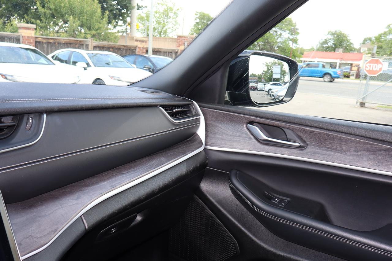 2024 Jeep Grand Cherokee Limited 7 Passenger Photo