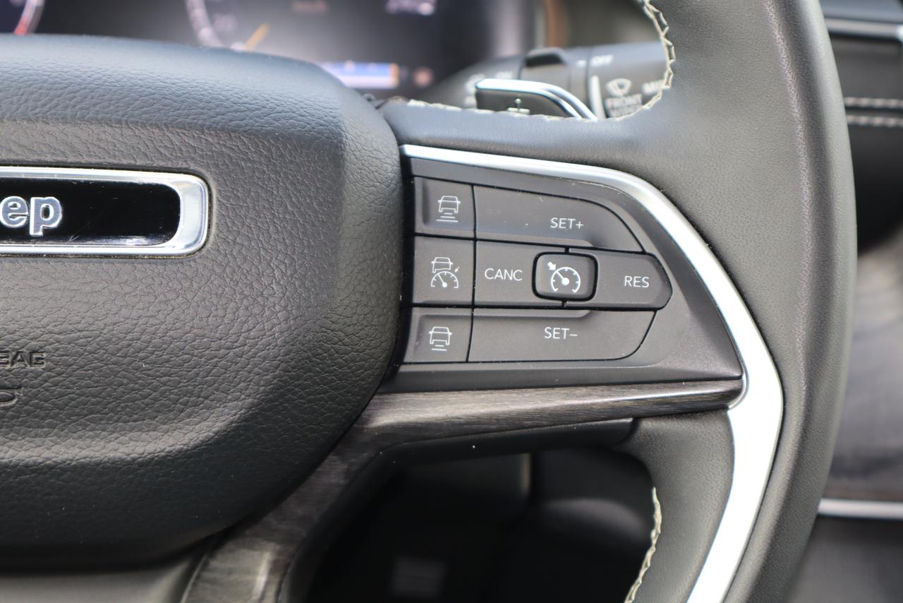 2024 Jeep Grand Cherokee Limited 7 Passenger Photo