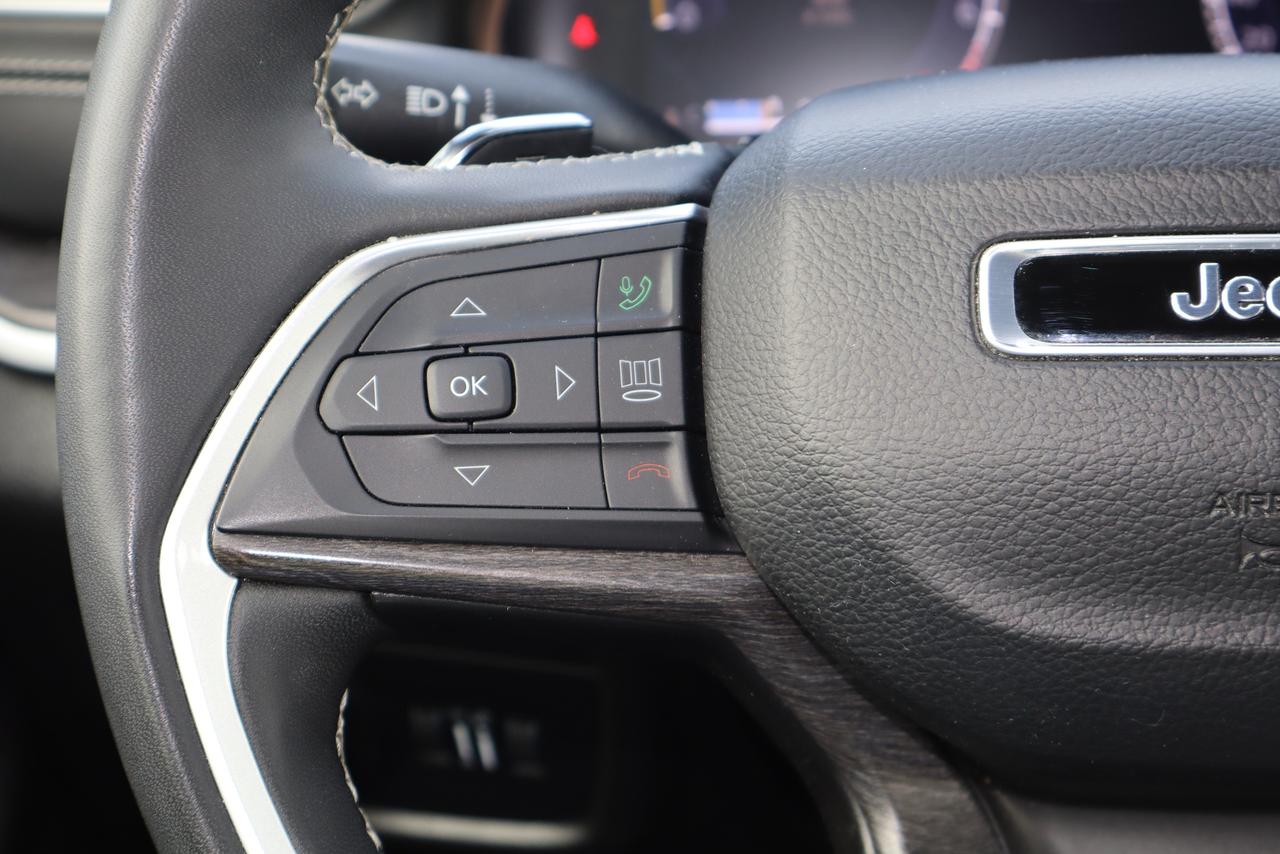 2024 Jeep Grand Cherokee Limited 7 Passenger Photo