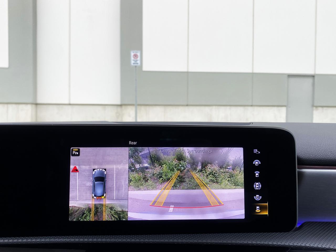 2019 Mercedes-Benz A-Class A250 4MATIC-AMG PKG-NIGHT PKG-360 CAMERA-PANO ROOF Photo