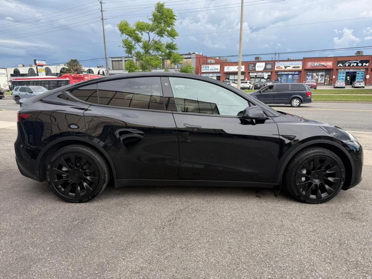 2022 Tesla Model Y LONG RANGE AWD /7-PASSENGER /FULL SELF DRIVE Photo