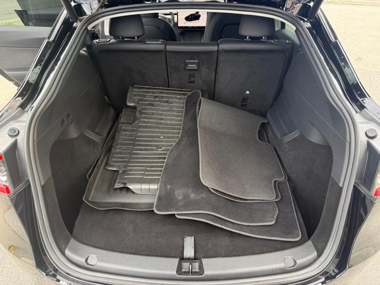 2022 Tesla Model Y LONG RANGE AWD /7-PASSENGER /FULL SELF DRIVE Photo