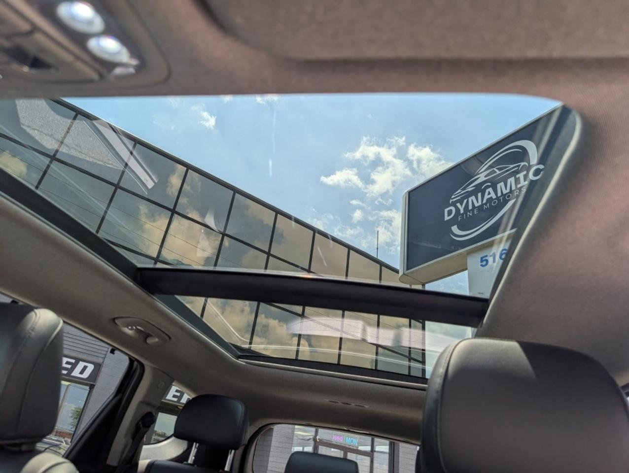 2019 Hyundai Santa Fe LUXURY * AWD * PANORAMIC ROOF * LEATHER - Photo #9