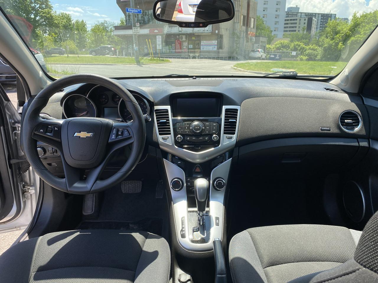 2016 Chevrolet Cruze Automattic/Gas Saver/Backu Cam/Bluetooth/Sunroof Photo4
