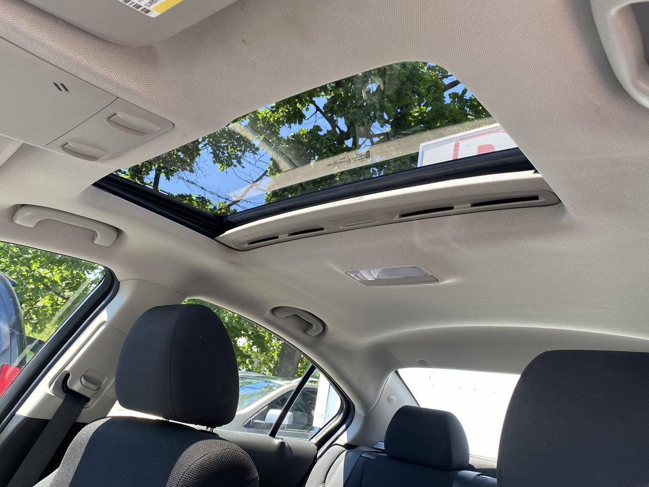2016 Chevrolet Cruze Automattic/Gas Saver/Backu Cam/Bluetooth/Sunroof Photo