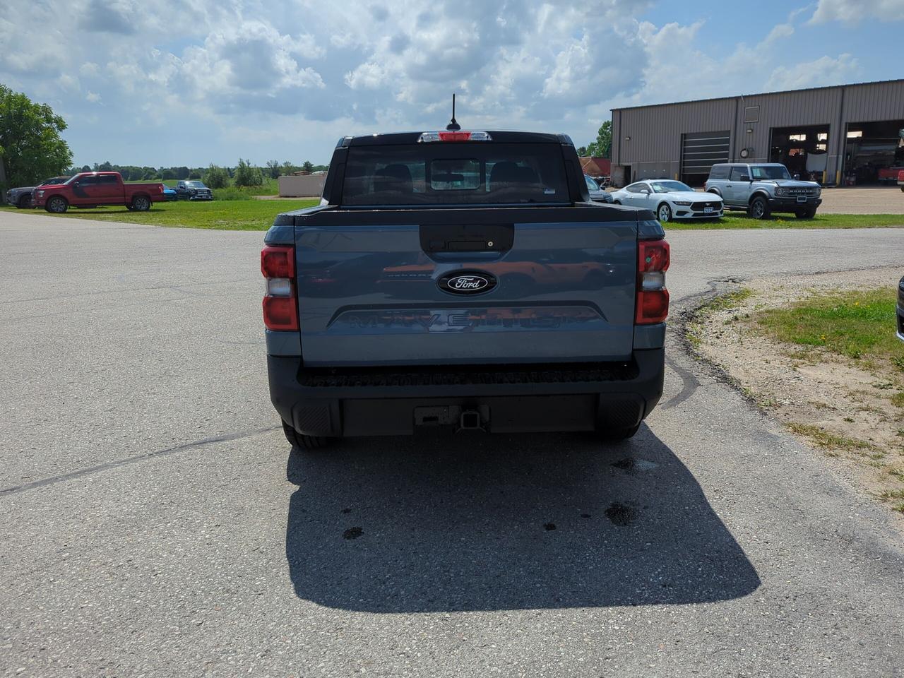2026 Ford Maverick Lariat SuperCrew Hybrid AWD Photo4