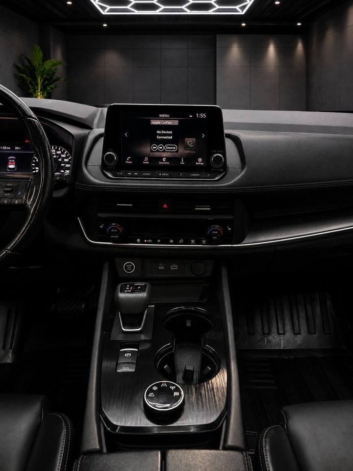 2023 Nissan Rogue AWD SV MINDNIGHT Photo