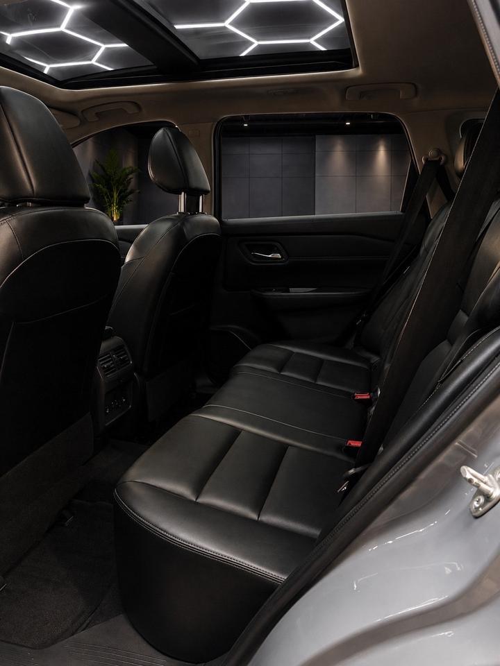 2023 Nissan Rogue AWD SV MINDNIGHT Photo