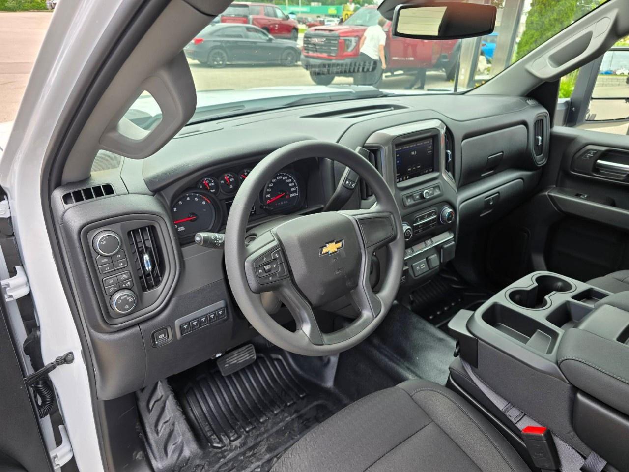 2026 Chevrolet Silverado 3500HD CC 4WD Reg Cab 146" WB, 60" CA Work Truck Photo3