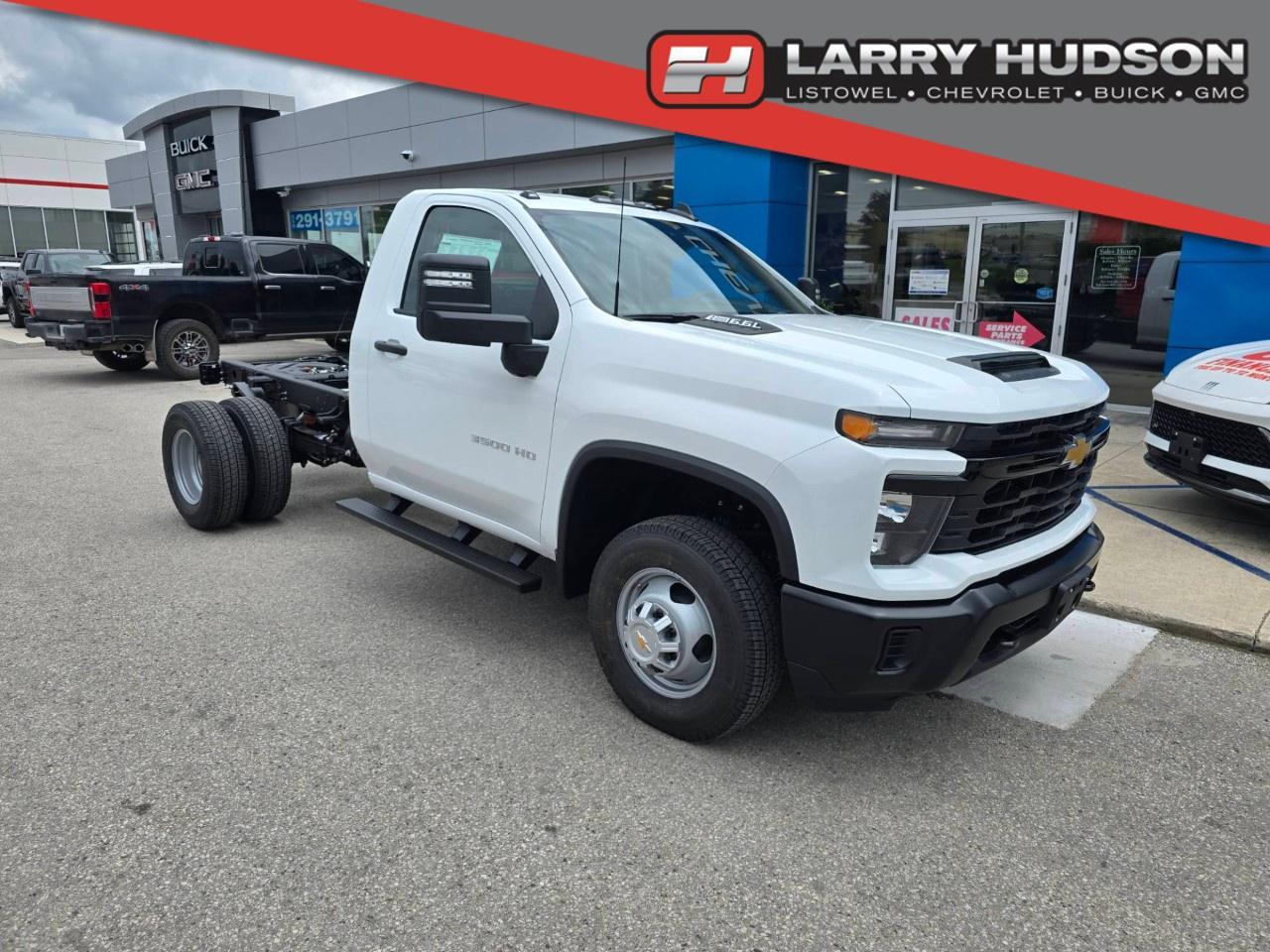 HUDSONS HAS IT! See it - Drive it - Own it - LOVE it. At Larry Hudson Chevrolet Buick GMC we make car buying a breeze! New car pricing with $0 down approvals are among your options (*on approved credit). There are a variety of finance and lease options available. Also expect top dollar for your trade-in! Selling price/payment shown includes cash incentive(s). Does not include HST & Licensing. Bi-Weekly payments reflect current Chevrolet Buick and GMC incentives. We have professional Product Specialist to guide you through your vehicle purchase. Contact us for more info! 1-800-350-3325