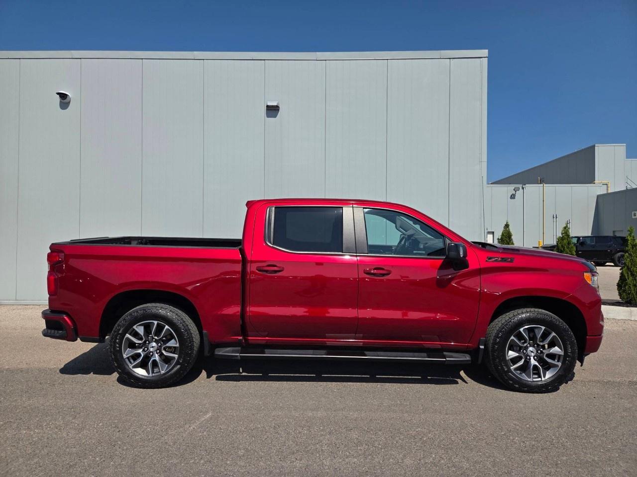2025 Chevrolet Silverado 1500 Crew Cab Short Box 4-Wheel Drive RST Photo4